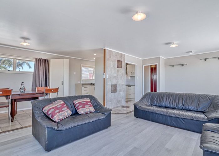  at 46 Farquhar Road, Glendene, Auckland