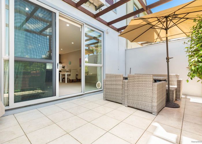  at 9P Clearwater Cove, West Harbour, Auckland