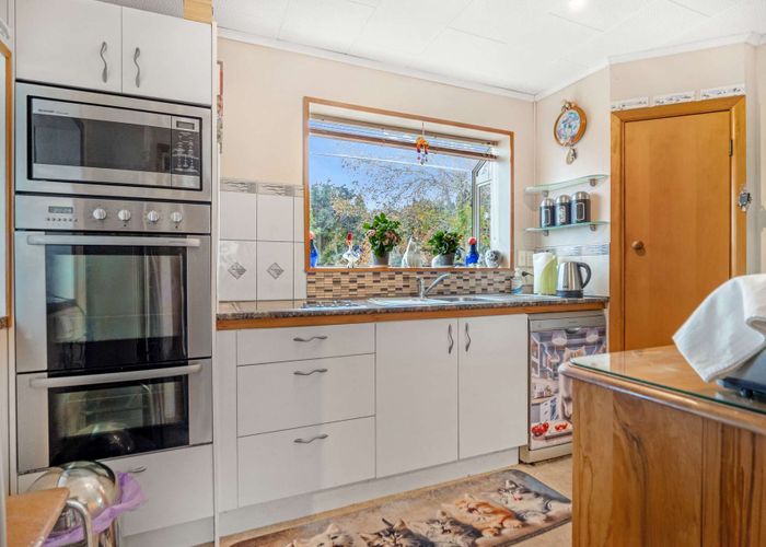  at 14 Lucas Place, Weymouth, Manukau City, Auckland
