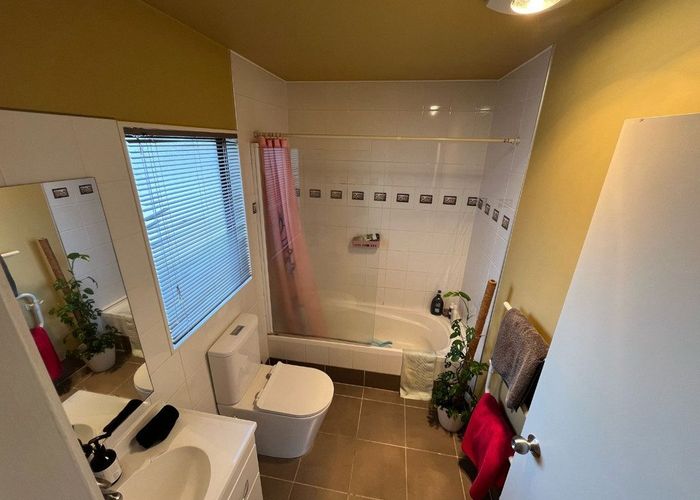  at 76A View Road, Henderson, Waitakere City, Auckland