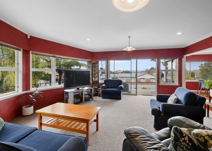  at 329 Devon Street West, Lynmouth, New Plymouth, Taranaki