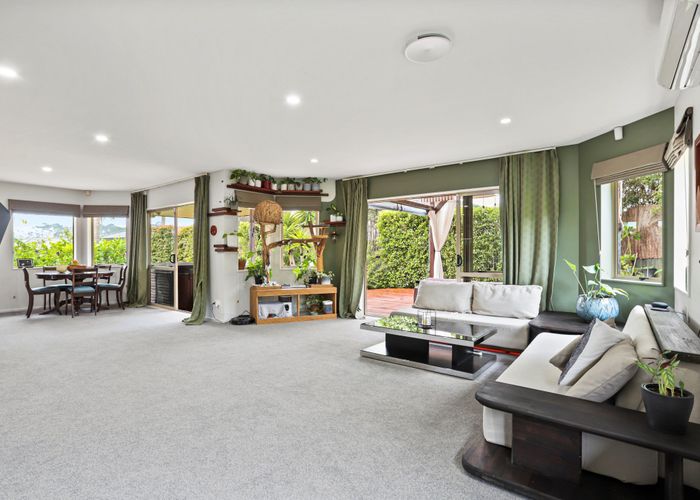  at 32 Roy Maloney Drive, Henderson, Auckland