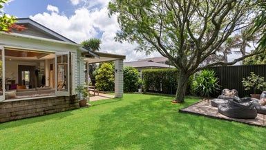  at 1 Cumberland Avenue, Westmere, Auckland