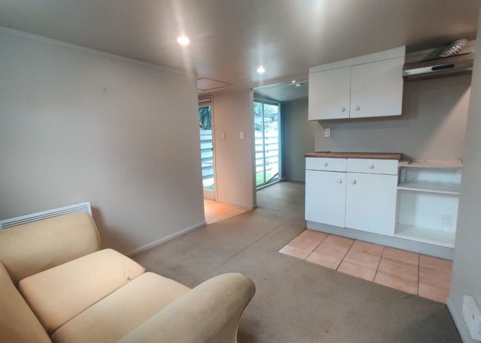  at 2A/41 Challen Close, Conifer Grove, Papakura, Auckland