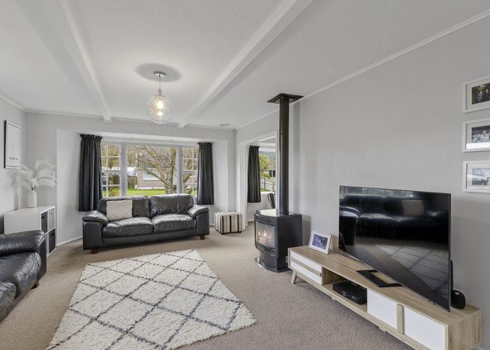  at 9 Bonnie Glen Crescent, Ebdentown, Upper Hutt