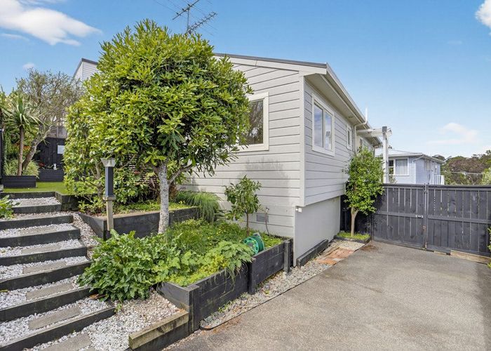  at 2/74 Sunnynook Road, Sunnynook, North Shore City, Auckland