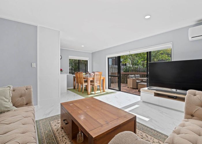  at 1/20 Valecrest Place, Bayview, Auckland