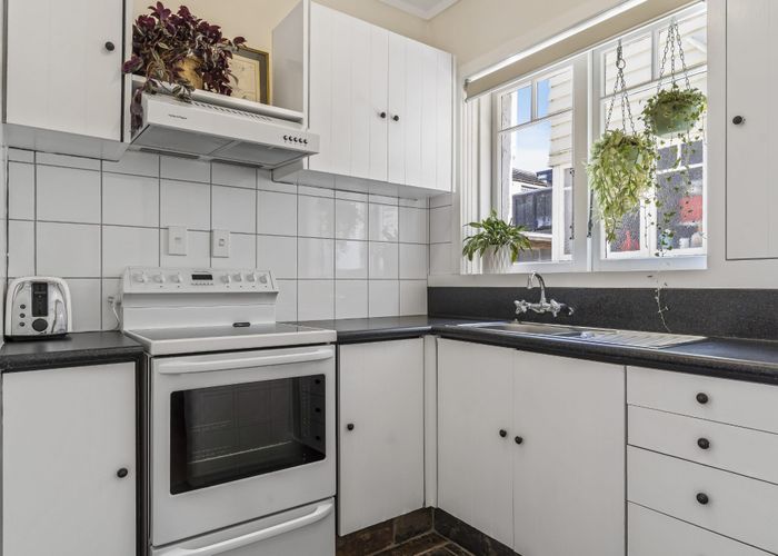  at 2/5 Sarawia Street, Newmarket, Auckland