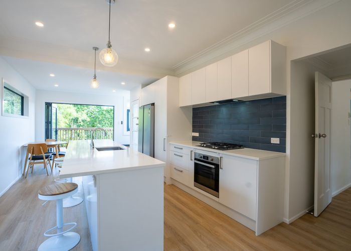  at 9 Hutchinson Avenue, New Lynn, Auckland