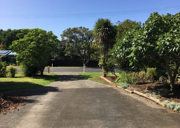  at 52 Kemp Road, Waiuku