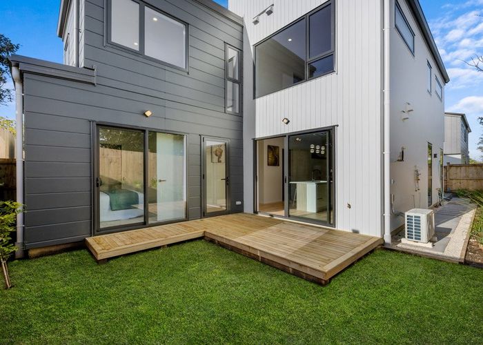  at Lot 4/12 Baringa Place, Botany Downs, Manukau City, Auckland