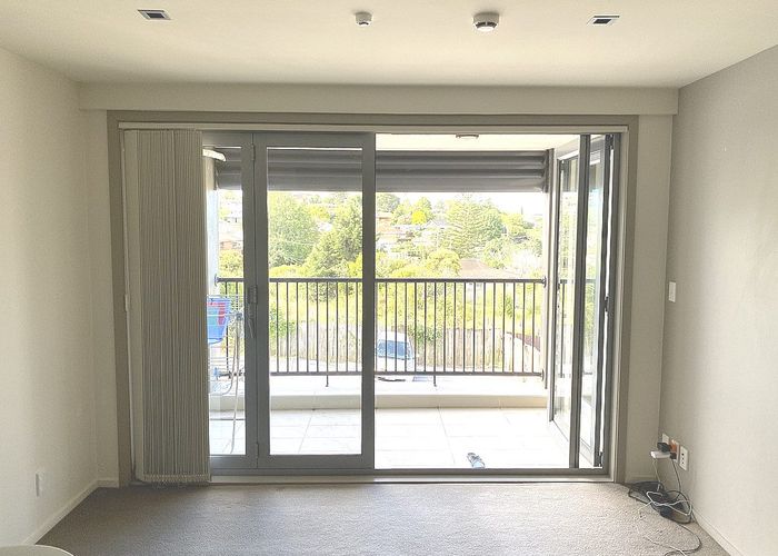  at 2/10 Uxbridge Road, Howick, Manukau City, Auckland