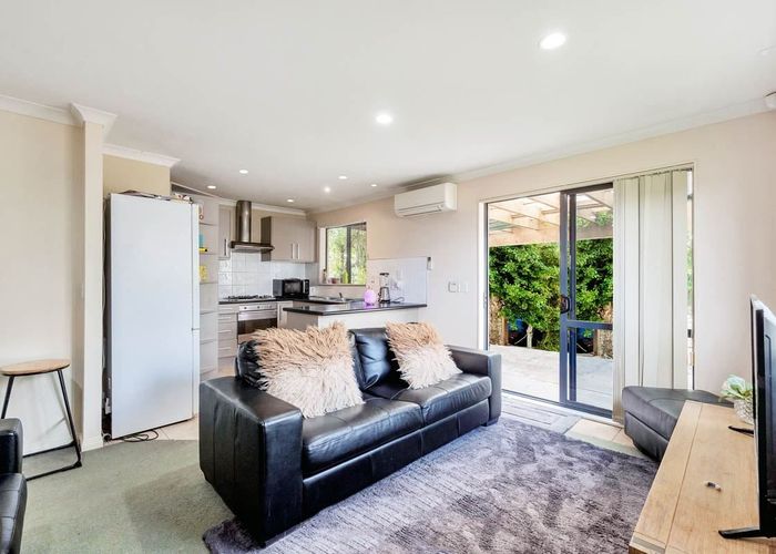  at 35a English Oak Dr, Albany, North Shore City, Auckland