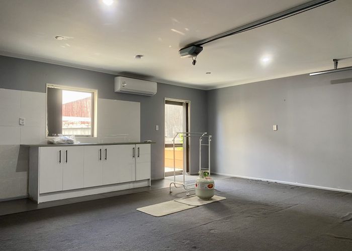  at 10 Millcroft Ln, Ranui, Waitakere City, Auckland