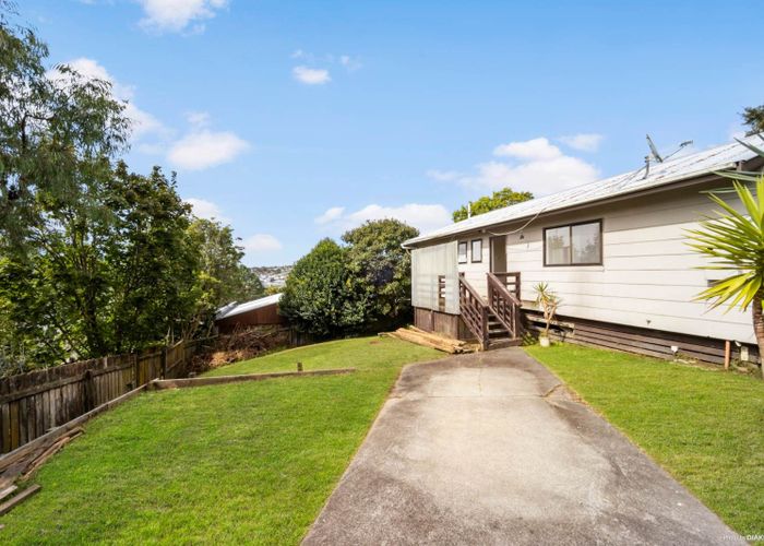  at 2/18 Elizabeth Drive, West Harbour, Waitakere City, Auckland