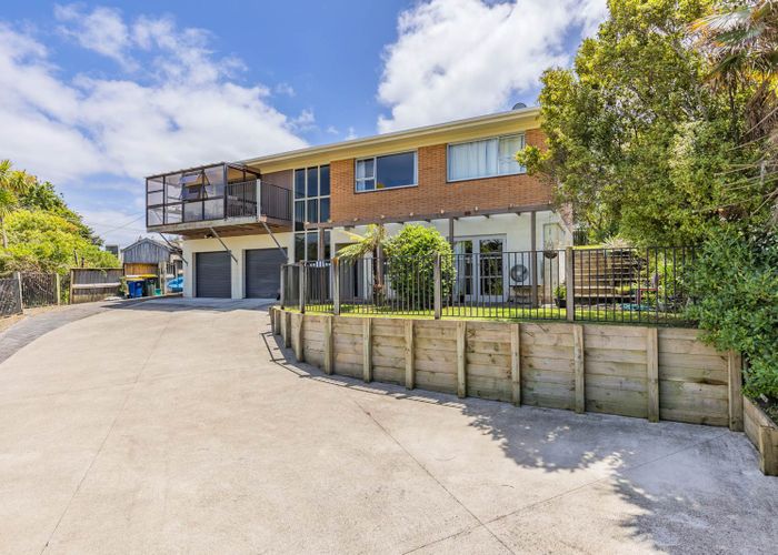  at 323 Beach Road, Campbells Bay, Auckland
