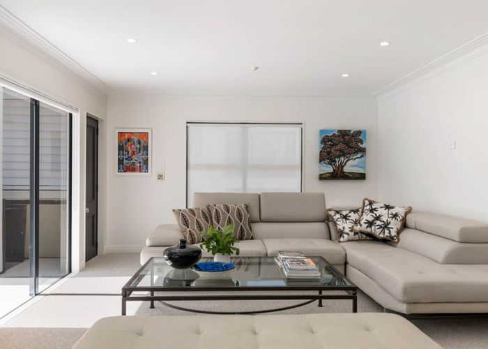  at 419 Beach Road, Mairangi Bay, North Shore City, Auckland
