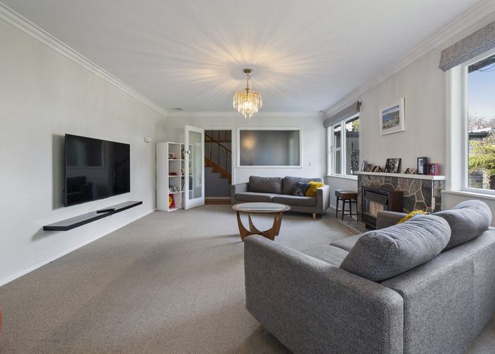  at 9 Athlone Place, Hokowhitu, Palmerston North, Manawatu / Whanganui