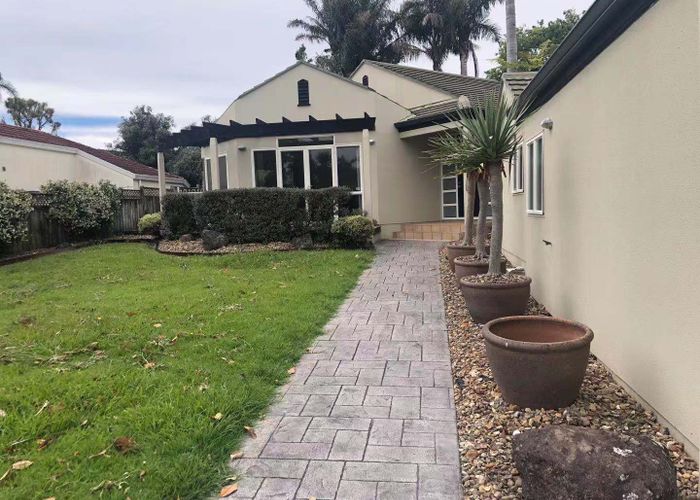  at 98 Landing Drive, Albany, North Shore City, Auckland