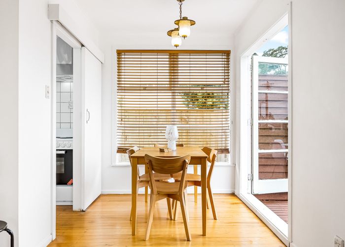  at 4a Winifred Avenue, Glenfield, North Shore City, Auckland