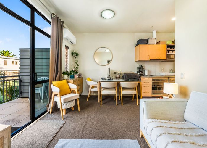  at 46/92 Bush Road, Albany, North Shore City, Auckland