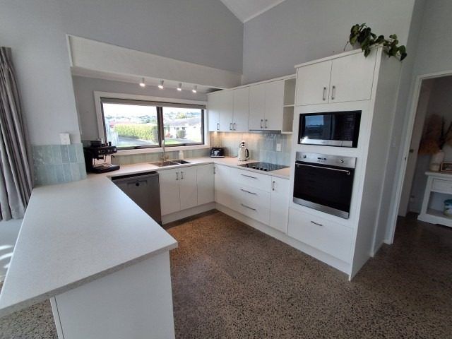  at 17 Endeavour Avenue, Welcome Bay, Tauranga, Bay Of Plenty