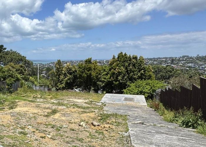  at 86 Carlisle Road, Browns Bay, Auckland