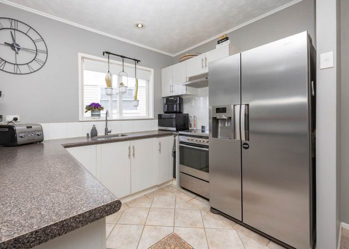  at 70 Barrys Road, Glendene, Waitakere City, Auckland