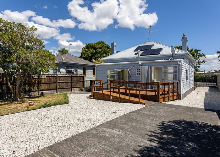  at 4 Kiwitea Street, Sandringham, Auckland