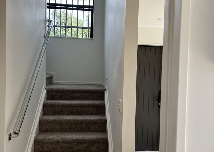  at 1/149 Tirimoana Rd, Te Atatu South, Waitakere City, Auckland