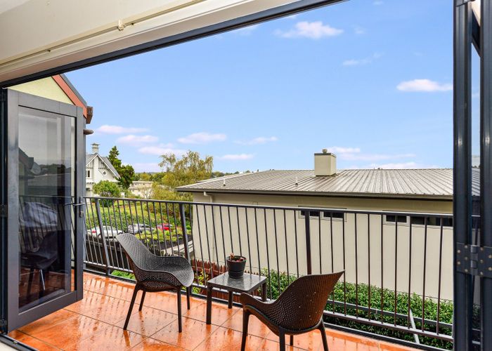  at 15 Radnor Street, Hamilton Central, Hamilton