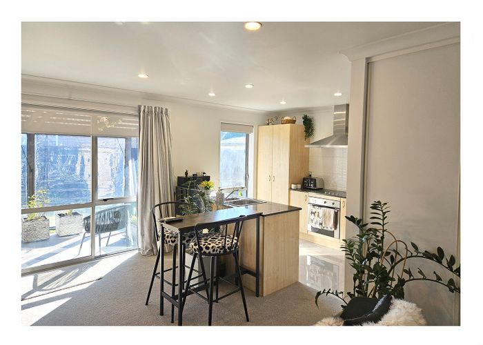  at 2/335 Main South Road, Hornby, Christchurch City, Canterbury