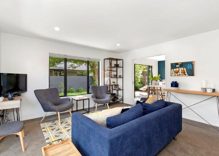  at 4/129 Aikmans Road, Merivale, Christchurch City, Canterbury