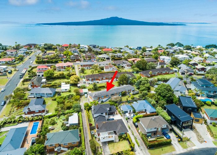  at 2/32 Wicklow Road, Narrow Neck, North Shore City, Auckland
