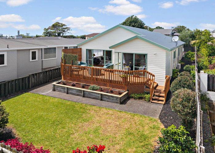  at 9a Bradbury Road, Botany Downs, Manukau City, Auckland