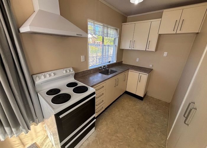  at 2/20 Hillside Road, Papatoetoe, Auckland