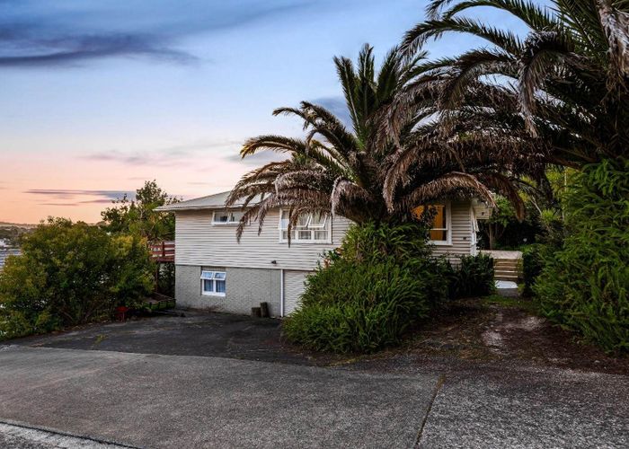  at 77 Royal Road, Massey, Auckland