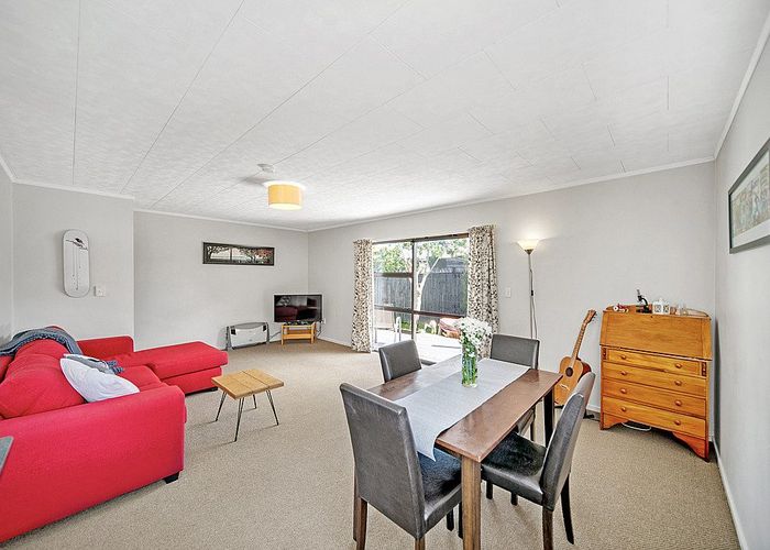  at 2/16 Beryl Place, Mangere East, Manukau City, Auckland