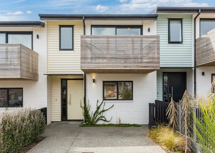  at 43 Oakum Road, Whitby, Porirua, Wellington
