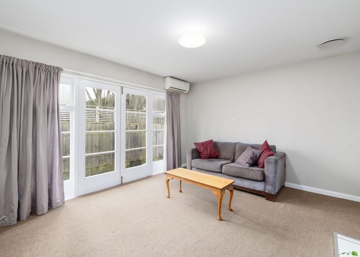  at 2/27 Devonport Lane, Merivale, Christchurch City, Canterbury