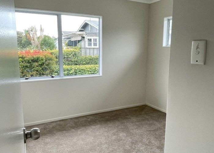  at 2/1759 Great North Road, Avondale, Auckland City, Auckland