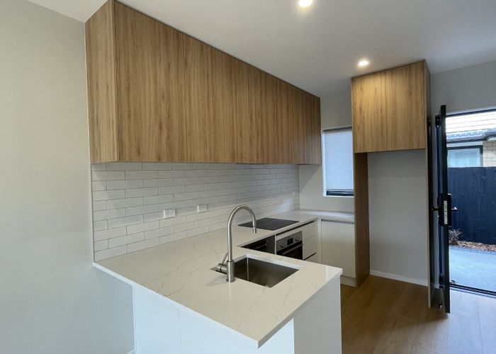  at 7/13 Thomas Road, Mangere, Manukau City, Auckland