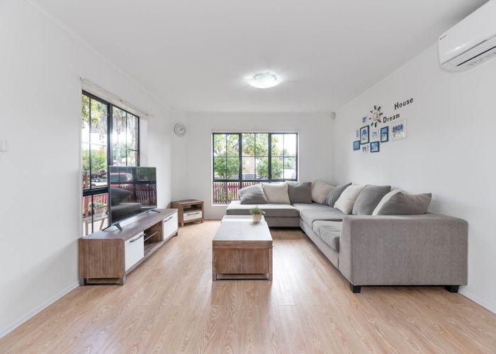  at 10 Midvale Place, Burswood, Manukau City, Auckland