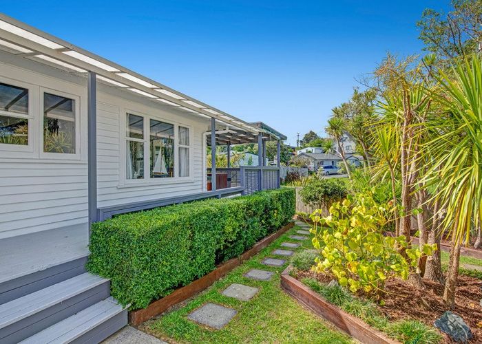  at 8C Langton Road, Stanmore Bay, Rodney, Auckland