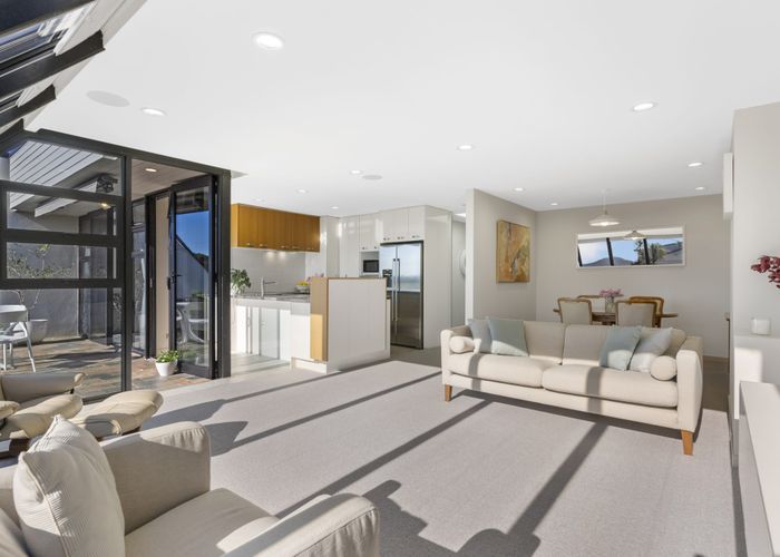  at 2/10 Auckland Road, Saint Heliers, Auckland City, Auckland