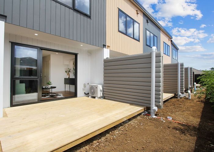  at 8 Daniel Avenue, Mangere East, Manukau City, Auckland