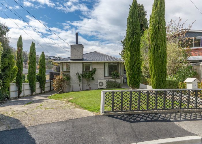  at 17 Colquhoun Street, Glenross, Dunedin, Otago