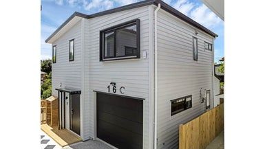  at 16C Downing Street, Glenfield, Auckland