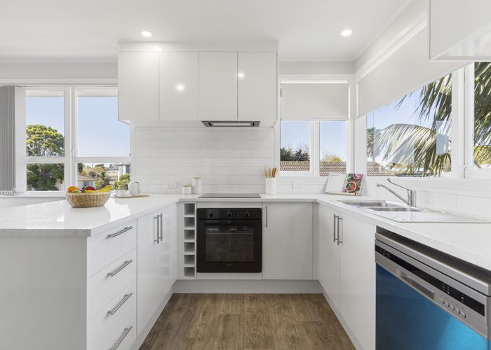  at 5 Brentford Place, Manurewa, Auckland
