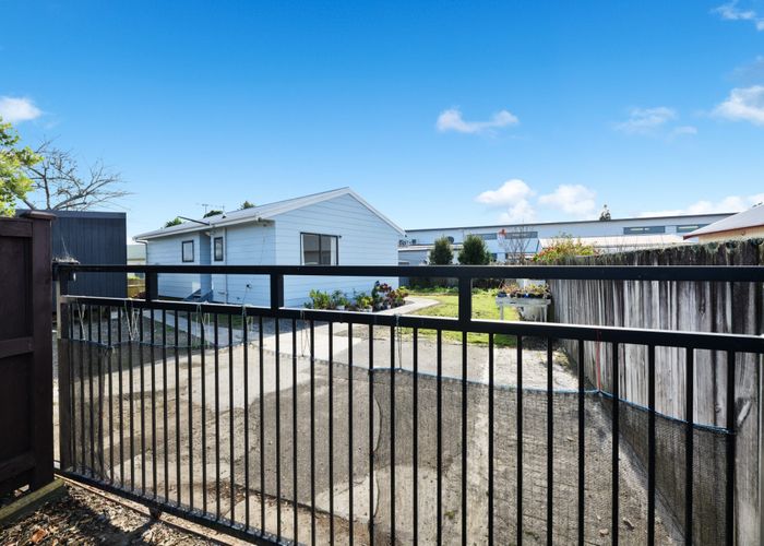  at 1/31 Pomaria Road, Henderson, Auckland